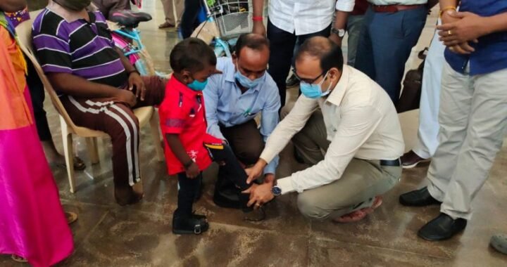 The Coimbatore district collector helped the little boy wear the shoes and even held Alagumani's hand as he attempted to walk.